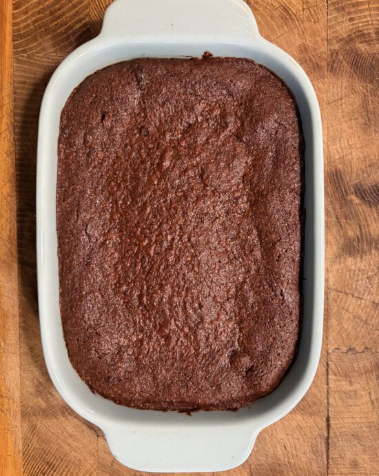 Fudgy brownie 1 Brownie afgebakken in bakblik.